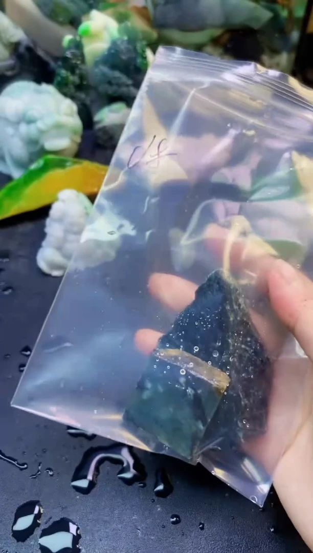 翡翠挂件未镶嵌天然翡翠018