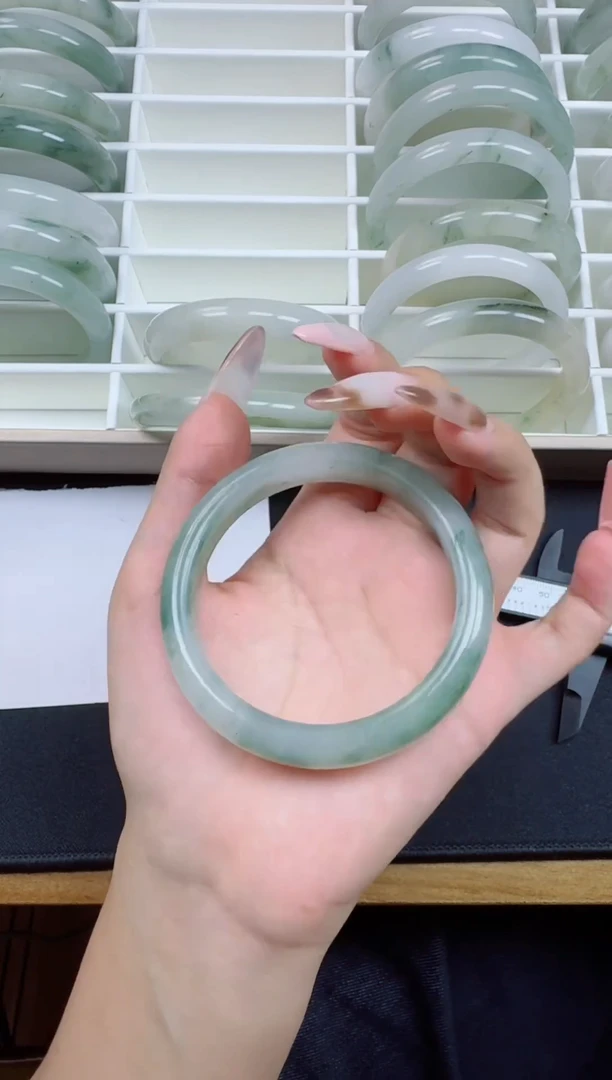 未镶嵌手镯石英质玉13-60