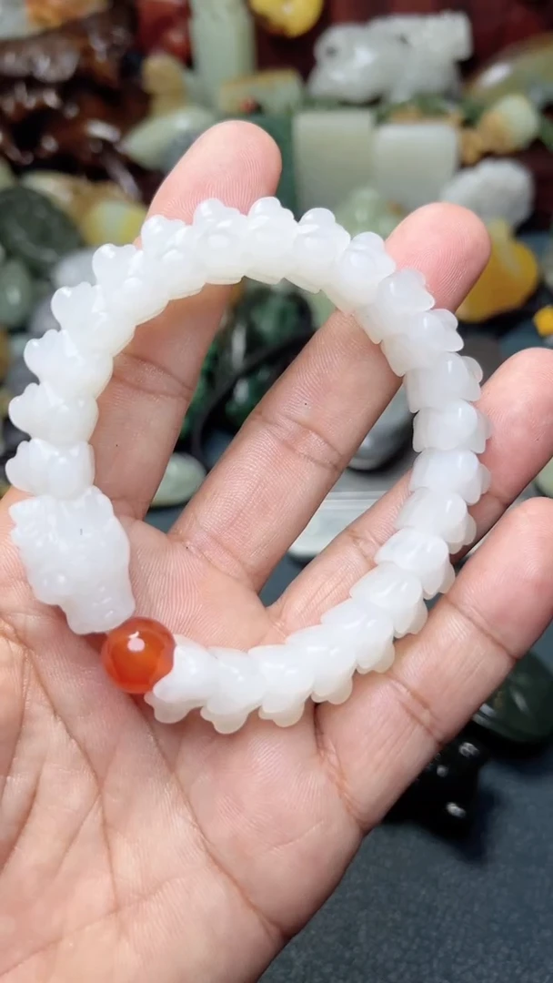 和田玉未镶嵌把件-