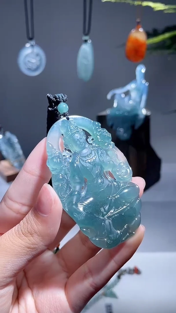 颈饰未镶嵌翡翠观音