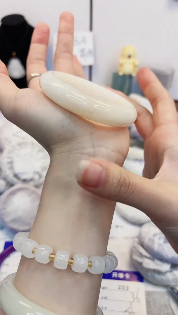 【闪购商品】石英质玉手镯未镶嵌253-财气镯圈口56