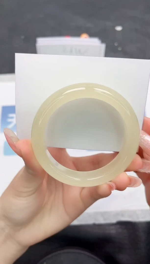 【闪购商品】石英质玉手镯未镶嵌L342-56.2