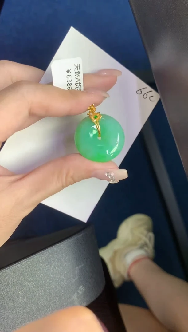 颈饰18K金镶嵌翡翠11111111