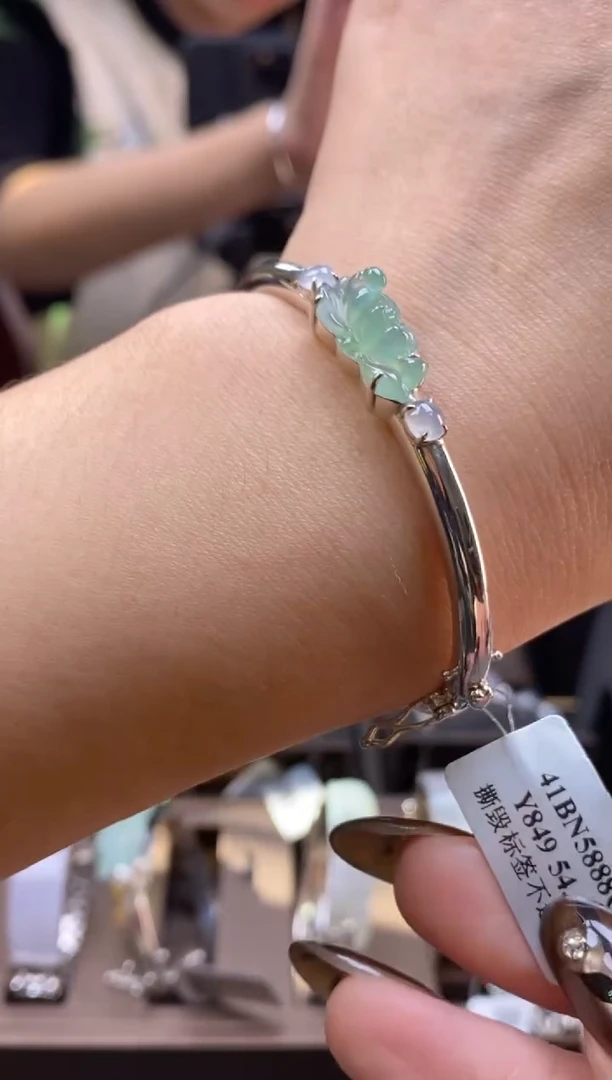 颈饰银S925镶嵌翡翠净货18098