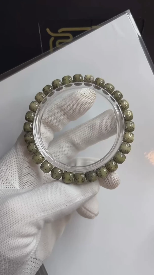 手串星月菩提小驼包8x7.e001