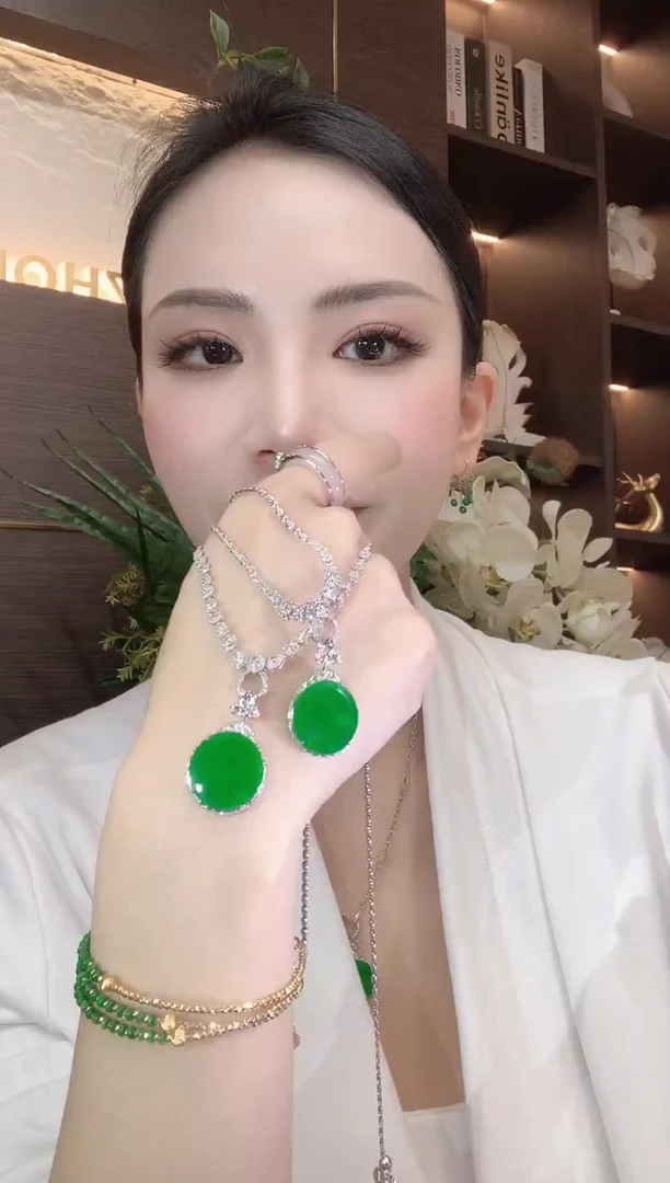 吊坠(不含链)18K金镶嵌翡翠A27 多样性发一件