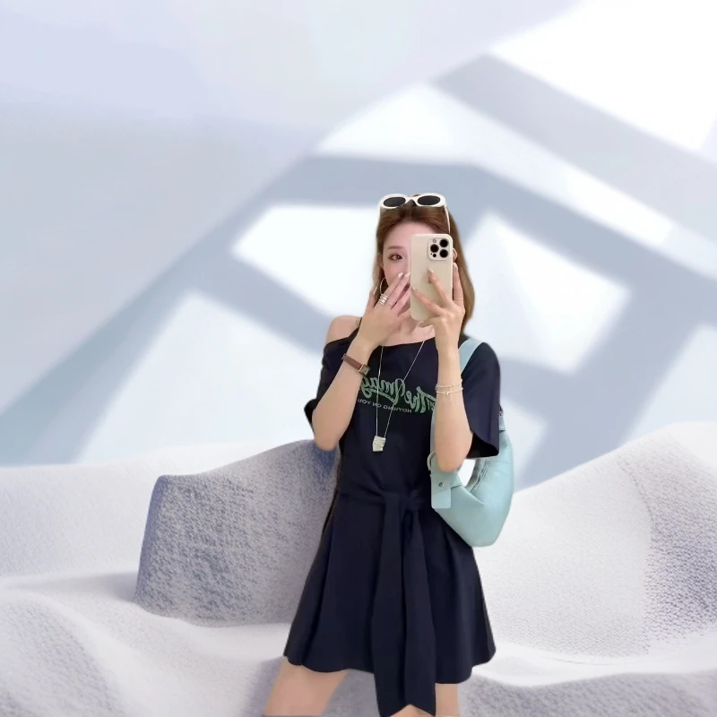 高腰印花连衣裙斜领夏季轻职风收腰撞色字母斜肩上衣