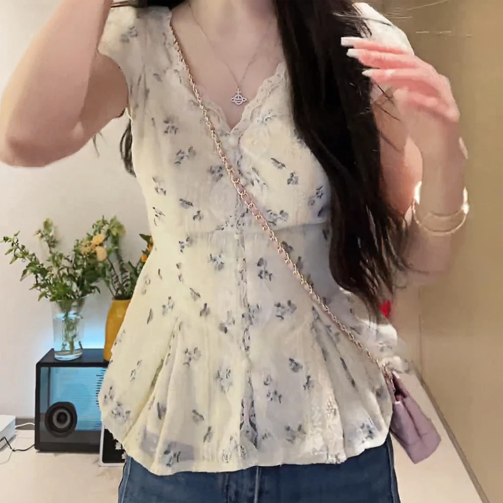 茶歇法式蕾丝V领花边短袖衬衫女2025夏季刺绣碎花系带掐腰上衣