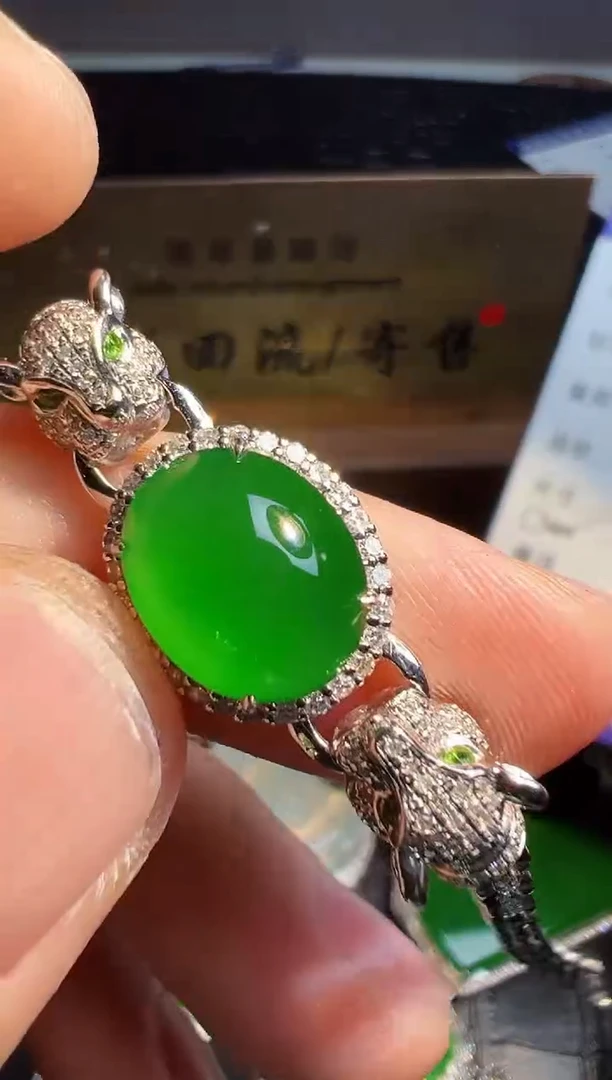 【闪购商品】翡翠手链18K金镶嵌翡翠回流