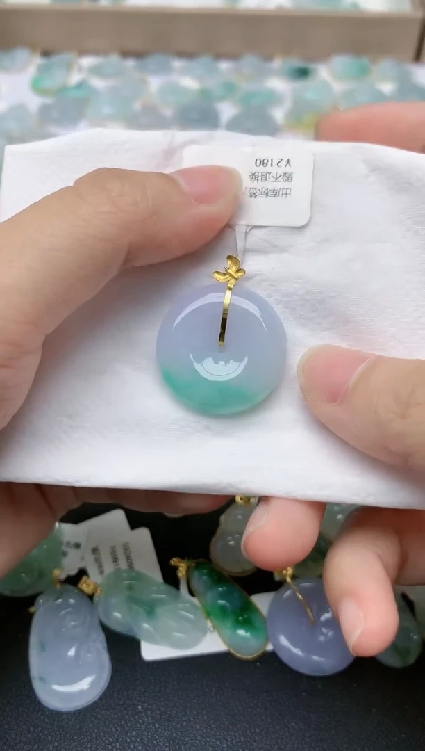 翡翠18K金镶嵌颈饰天然A货翡翠