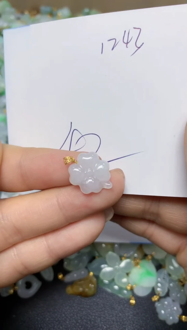 【闪购商品】翡翠挂件18K金镶嵌 天然翡翠A货