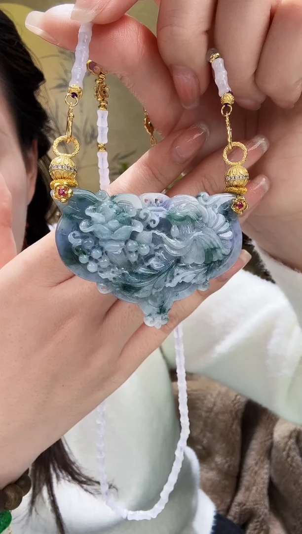 颈饰未镶嵌翡翠吊坠