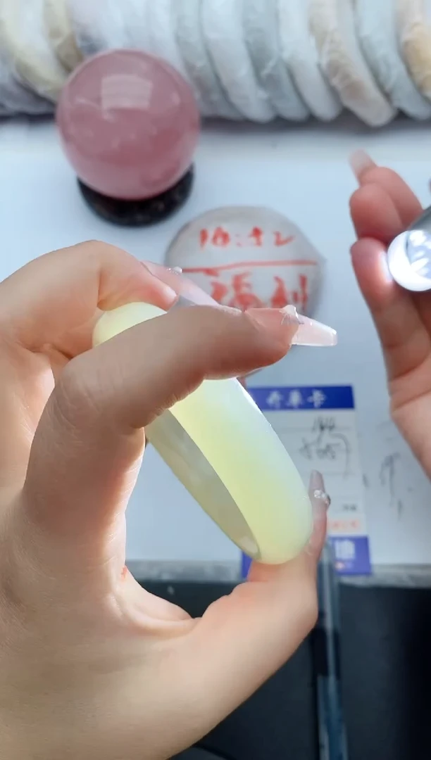 【闪购商品】石英质玉手镯未镶嵌144+56/57