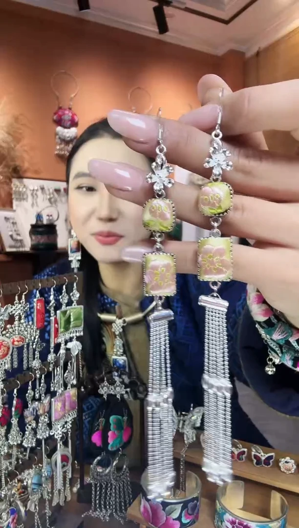 【闪购商品】刺绣纯手工民族风耳环