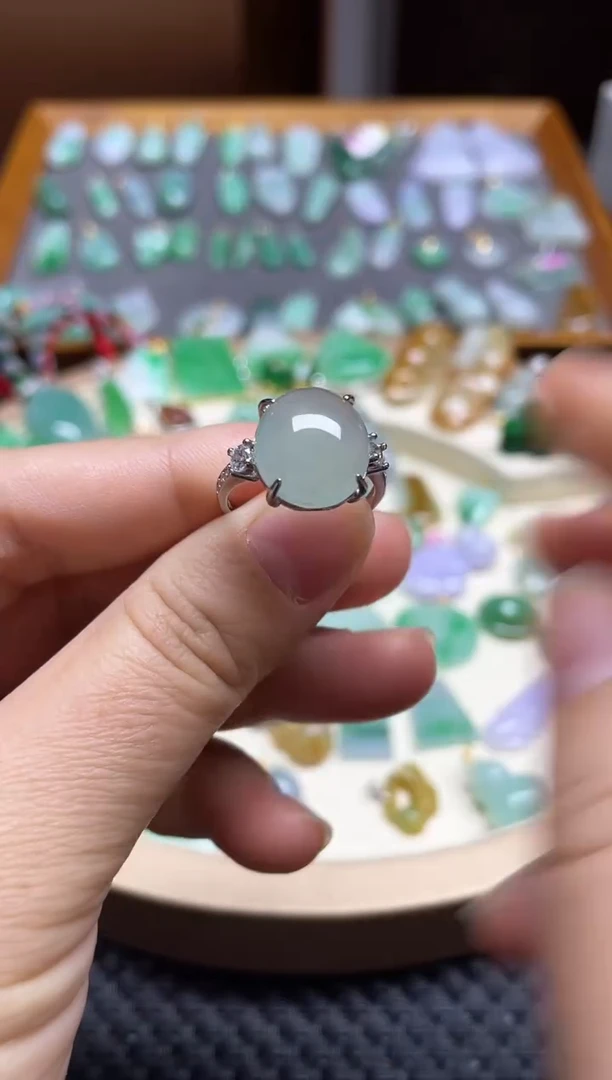 【闪购商品】翡翠颈饰银S925镶嵌单面戒指