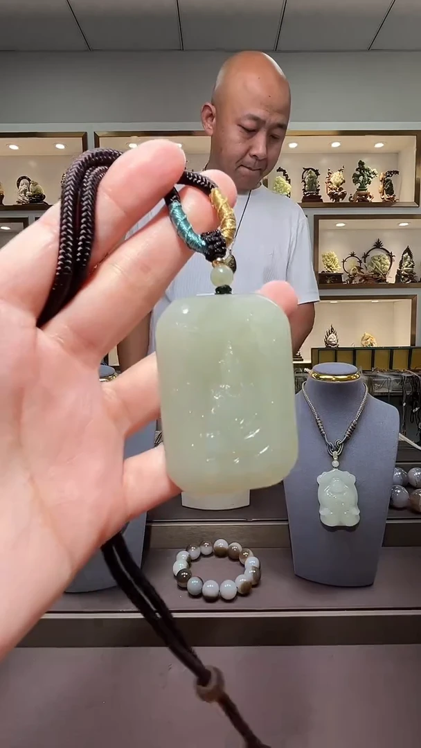 和田玉未镶嵌颈饰苏