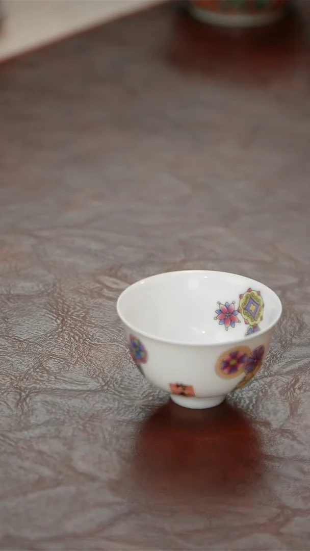 千年瓷都景德镇关注谢佳豪艺术馆