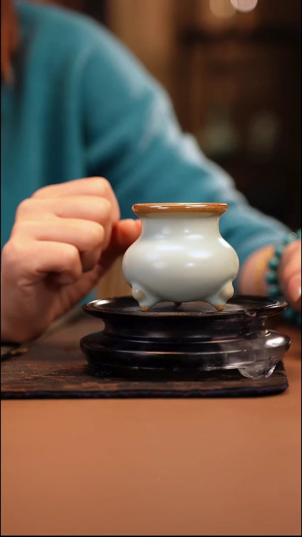 文心素器 三足香炉 小琴炉 有手工痕迹  送小香插