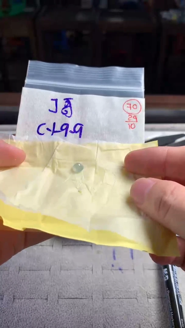 未镶嵌定制翡翠J***?翡翠