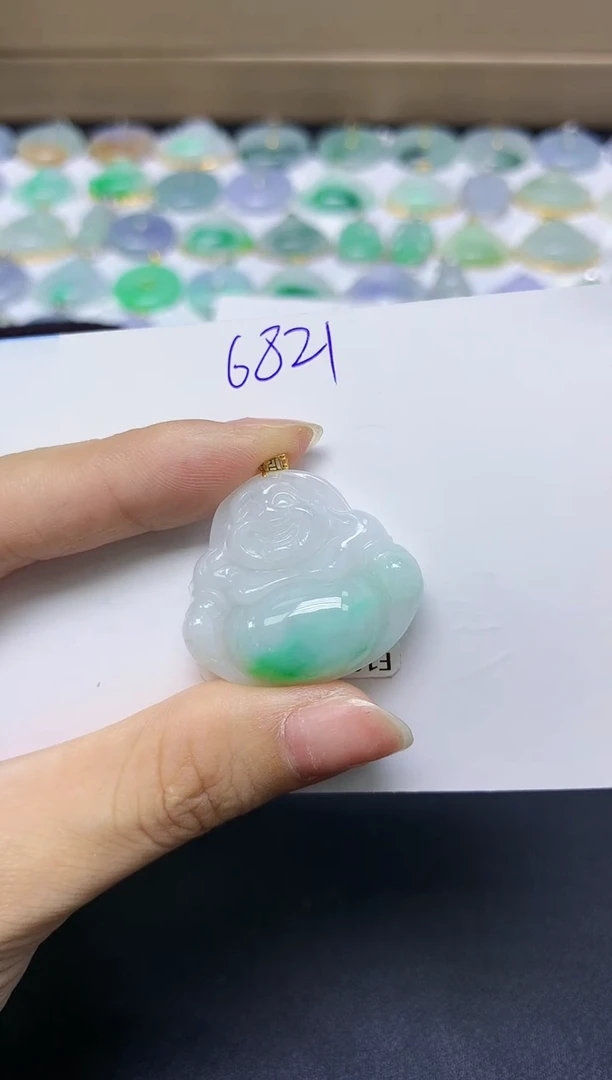 翡翠18K金镶嵌颈饰天然缅甸翡翠A货
