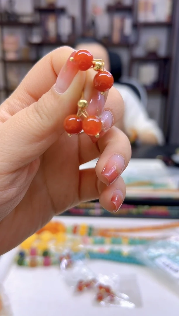 【闪购商品】玛瑙/玉髓耳钉14K金镶嵌E555