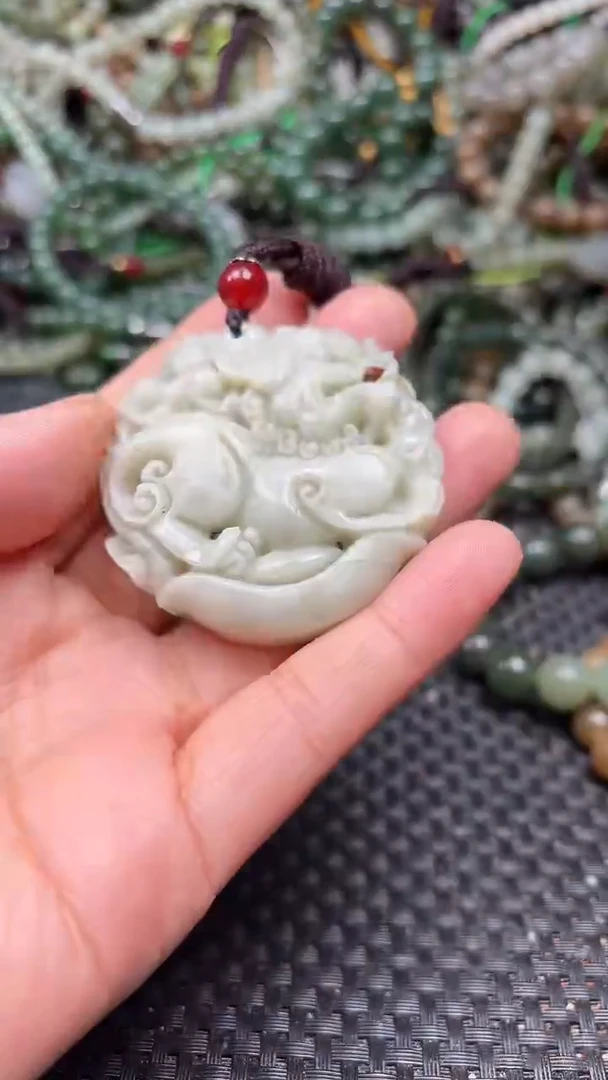 颈饰未镶嵌和田玉1