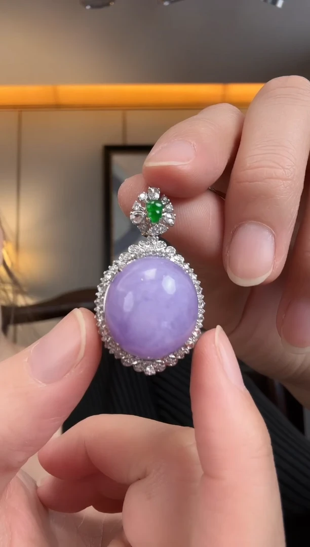 颈饰18K金镶嵌翡翠601蛋面一个