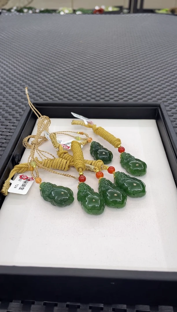 颈饰未镶嵌和田玉微矿点（多样性发一件）PP107