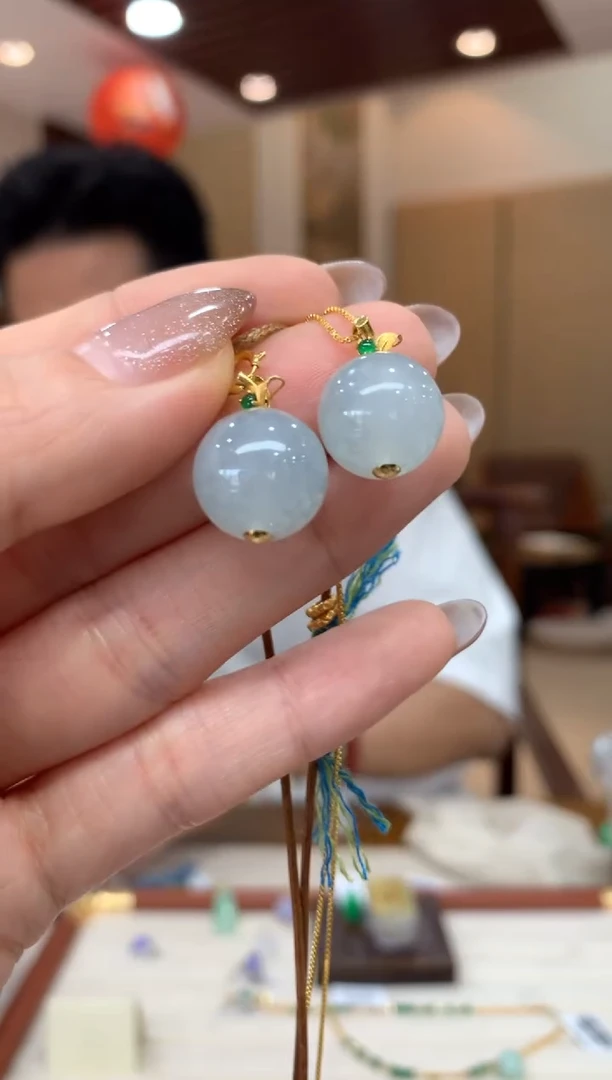 吊坠(不含链)18K金镶嵌翡翠圆珠多样性发货1件