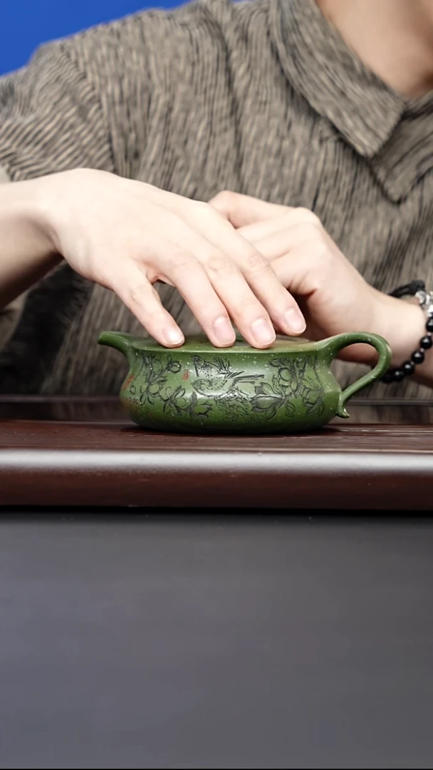茶壶紫砂宜兴紫砂 花鸟福鼓壶 撒银墨绿泥 谭青 761