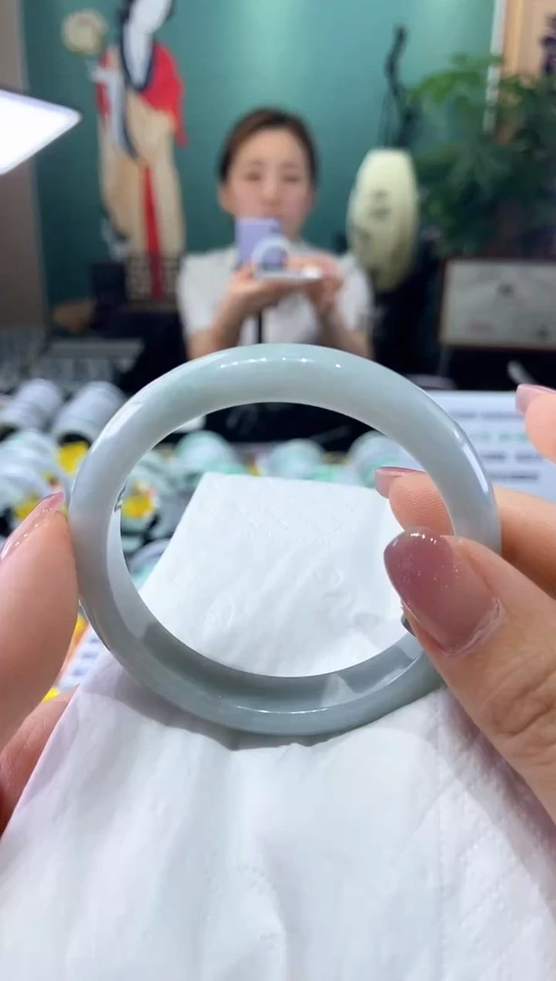 翡翠手镯未镶嵌54.2圈口t