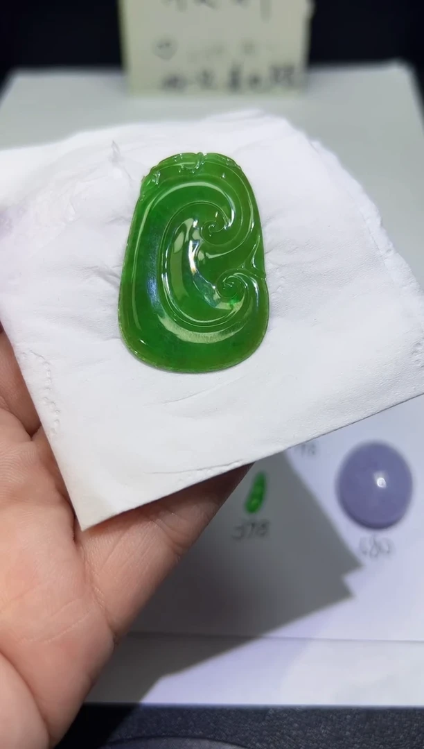 裸石翡翠缅甸A货翡翠一件