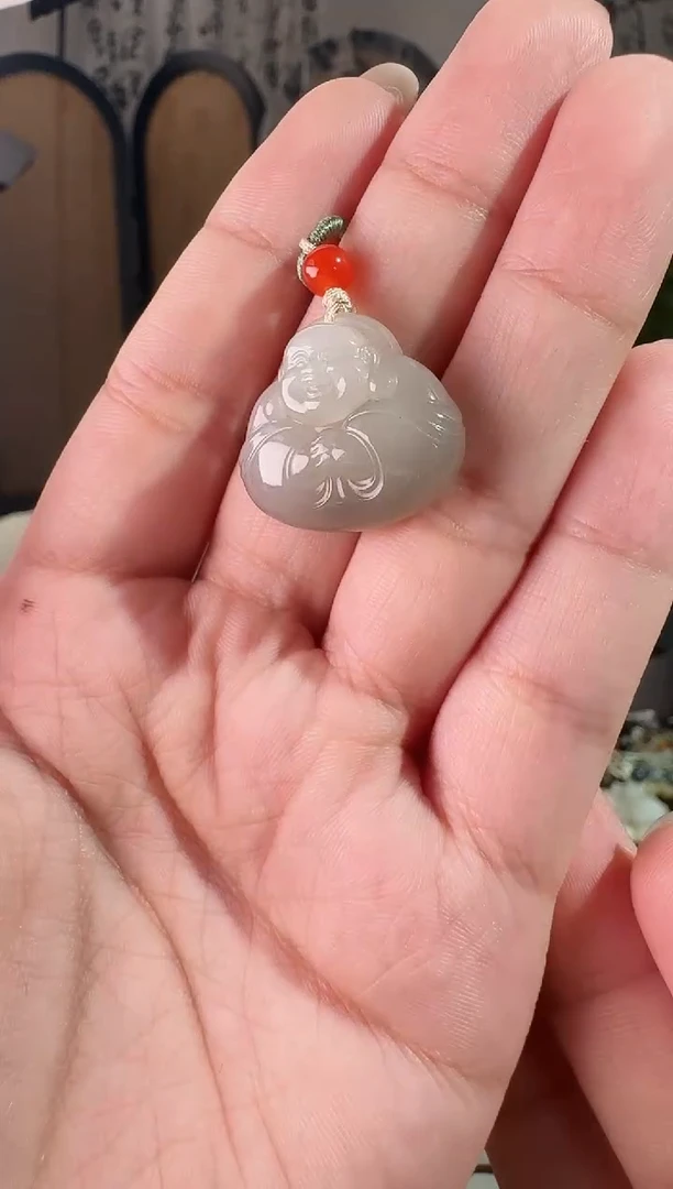 颈饰未镶嵌和田玉烟紫抱抱佛