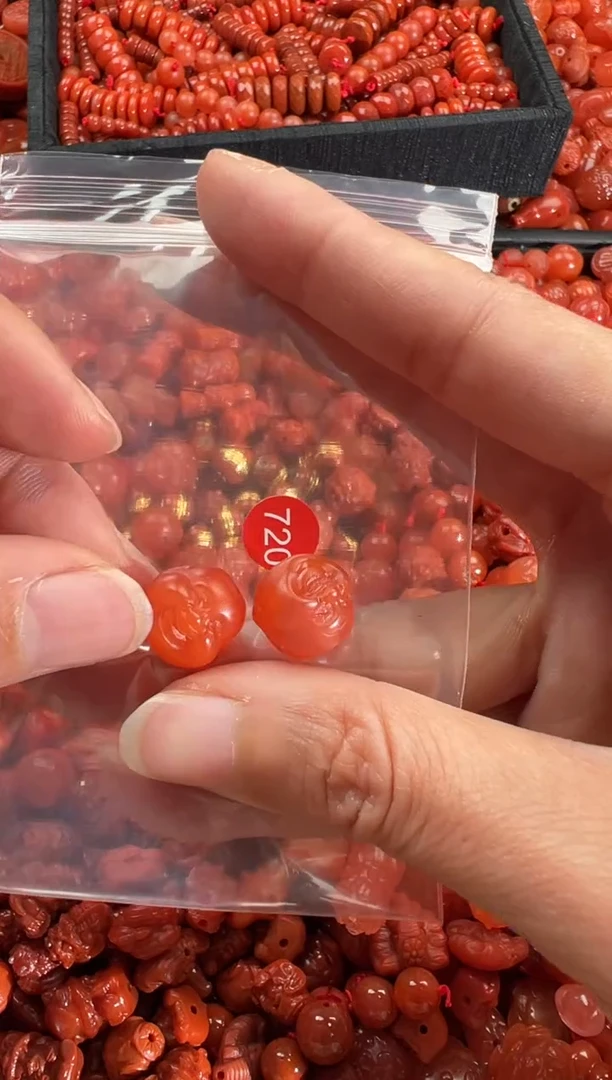 【闪购商品】南红玛瑙颈饰未镶嵌1