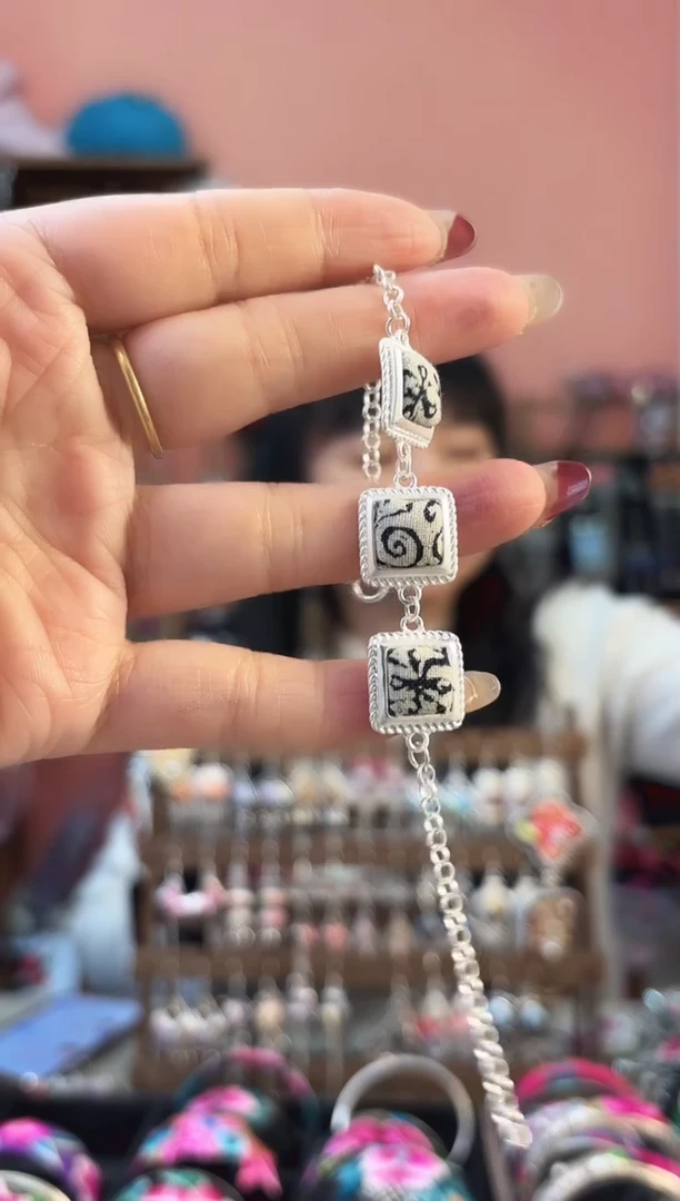 织绣艺枝独绣手工饰品109