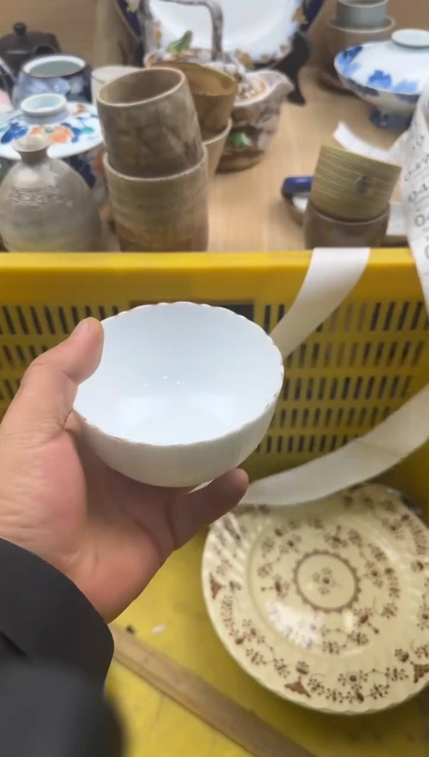 猴****045默认微瑕，满20元包邮