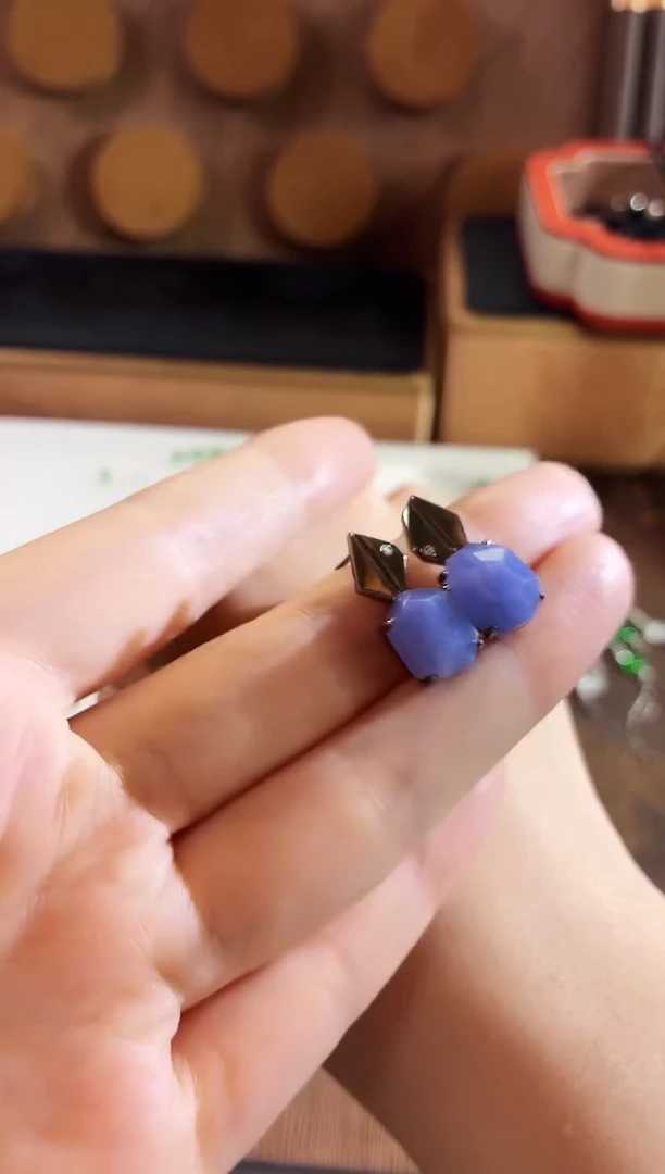 18K金镶嵌翡翠耳饰耳饰