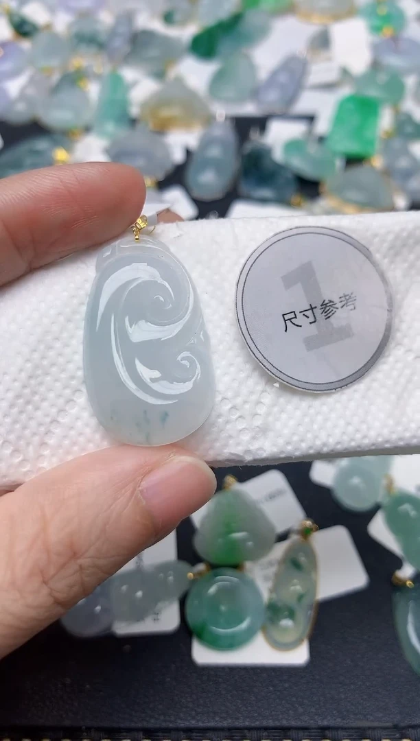 颈饰18K金镶嵌翡翠天然缅甸A货翡翠