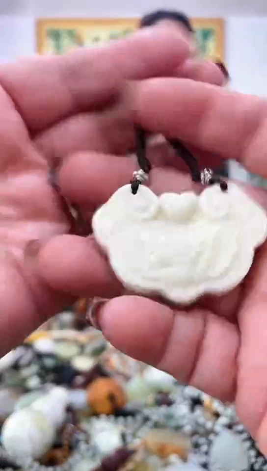 未镶嵌岫玉挂件