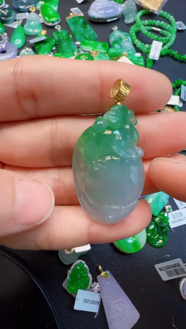 【闪购商品】翡翠吊坠(不含链)18K金镶嵌4500