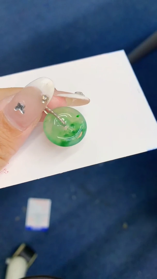 翡翠18K金镶嵌吊坠(不含链)1