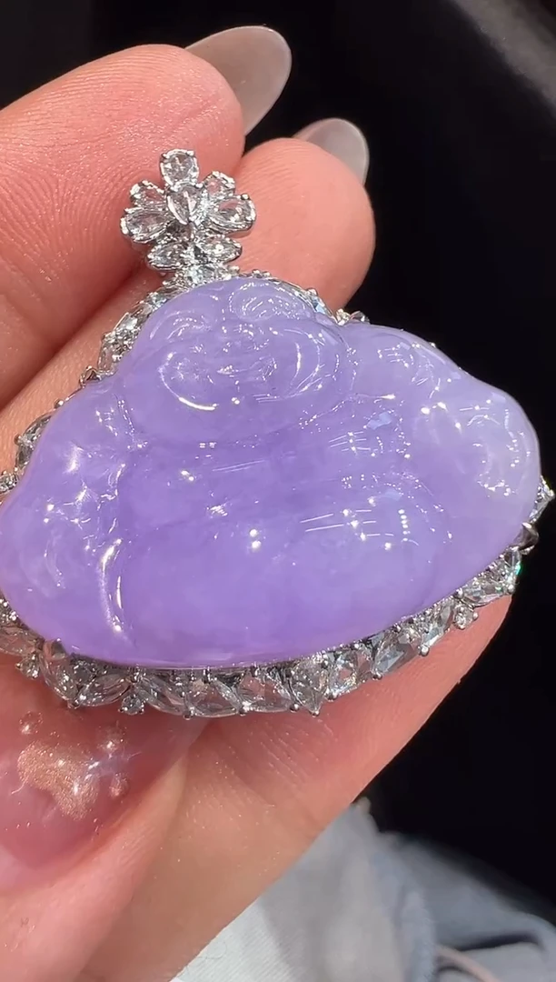 颈饰18K金镶嵌翡翠吊坠