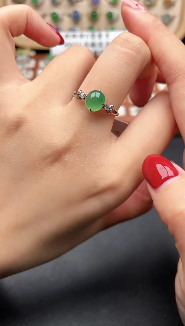 未镶嵌戒指翡翠一物一证一礼盒