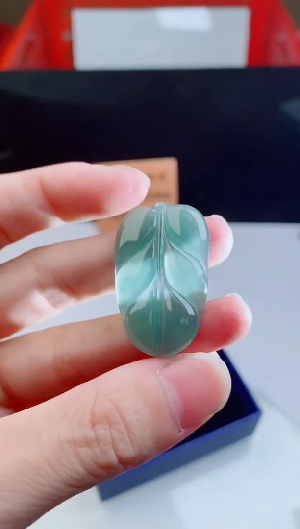 颈饰未镶嵌翡翠   ·