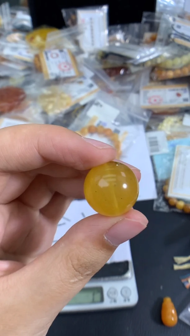 琥珀未镶嵌珠宝奇石1