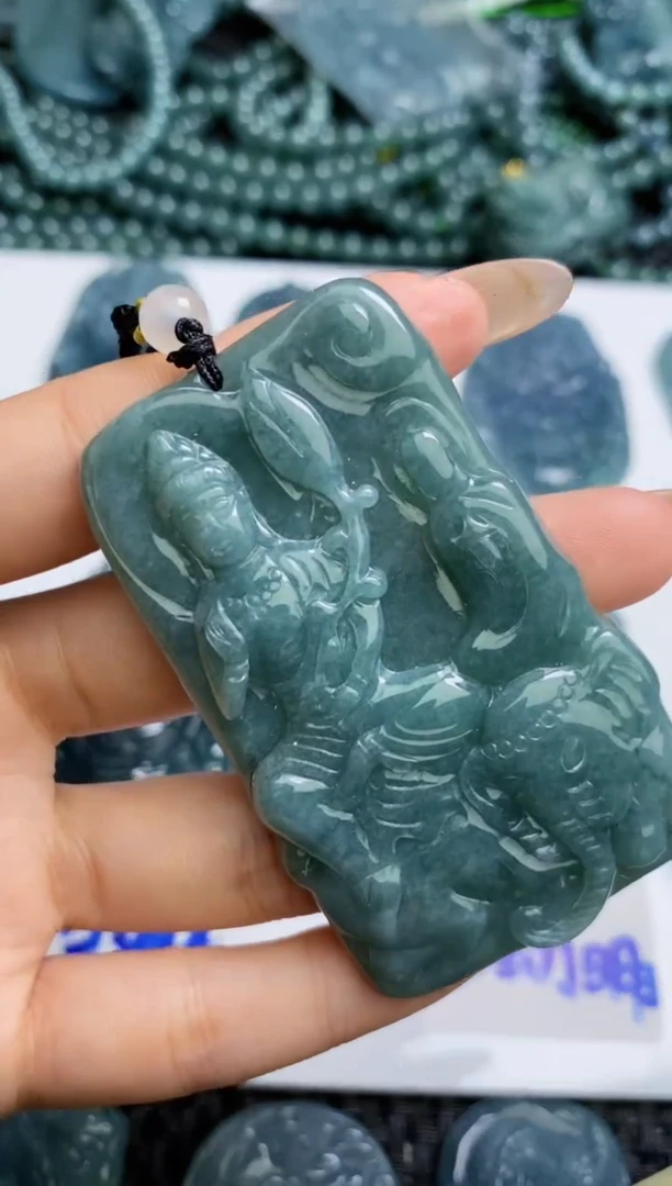 【闪购商品】翡翠颈饰未镶嵌