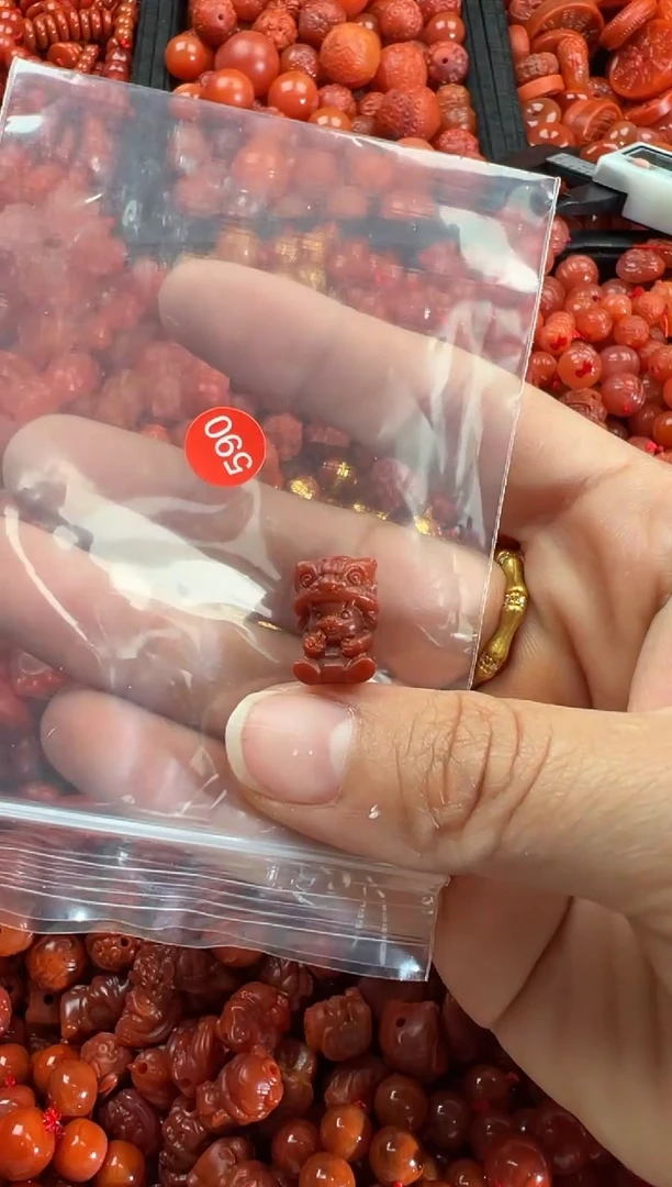 【闪购商品】南红玛瑙颈饰未镶嵌1