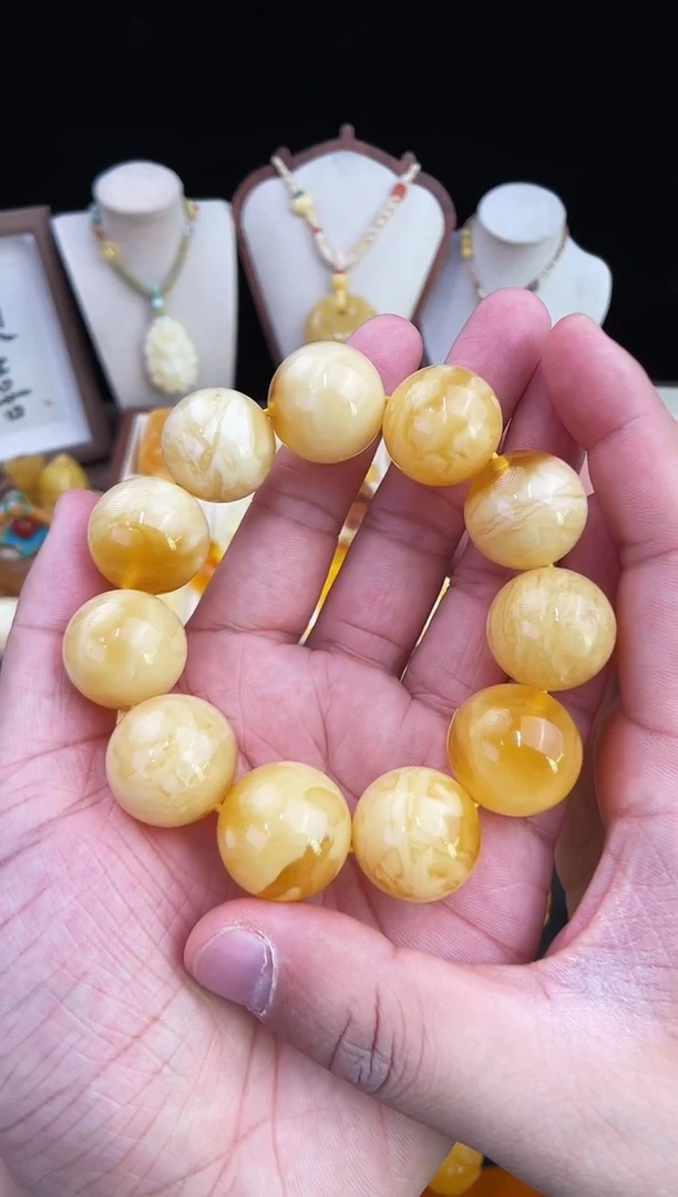 琥珀未镶嵌珠宝奇石静****?柒月