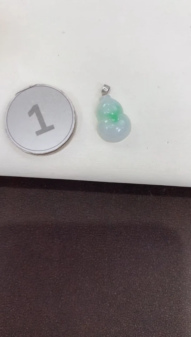 颈饰18K金镶嵌翡翠 天然缅甸A货翡翠