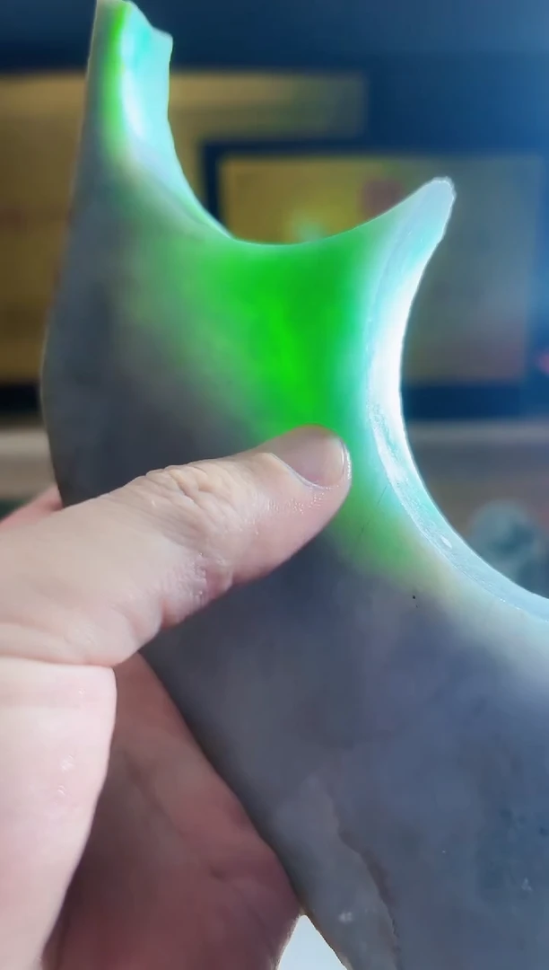 翡翠挂件未镶嵌A货张麦8252